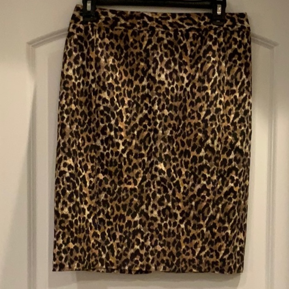 Ann Taylor Leopard Pencil Skirt-Like New career or date night